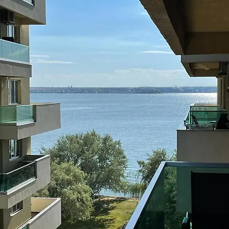 Lake Breeze Appartement